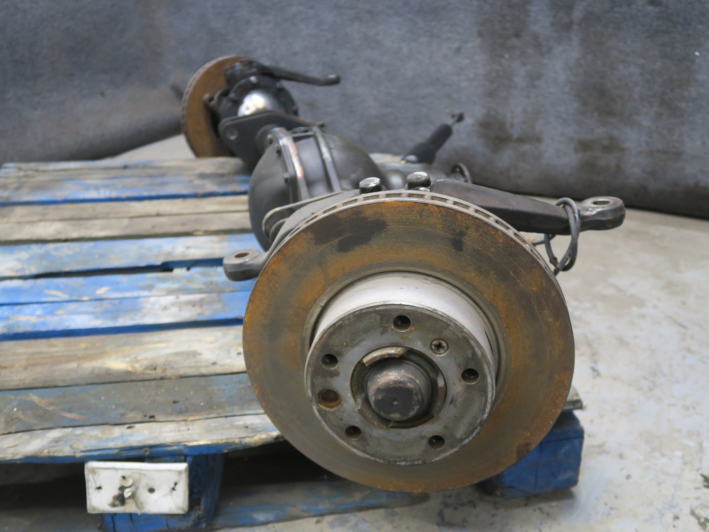 2002-2008 Mercedes W463 G500 AWD Front Axle Differential Carrier Wheel Hub Assy