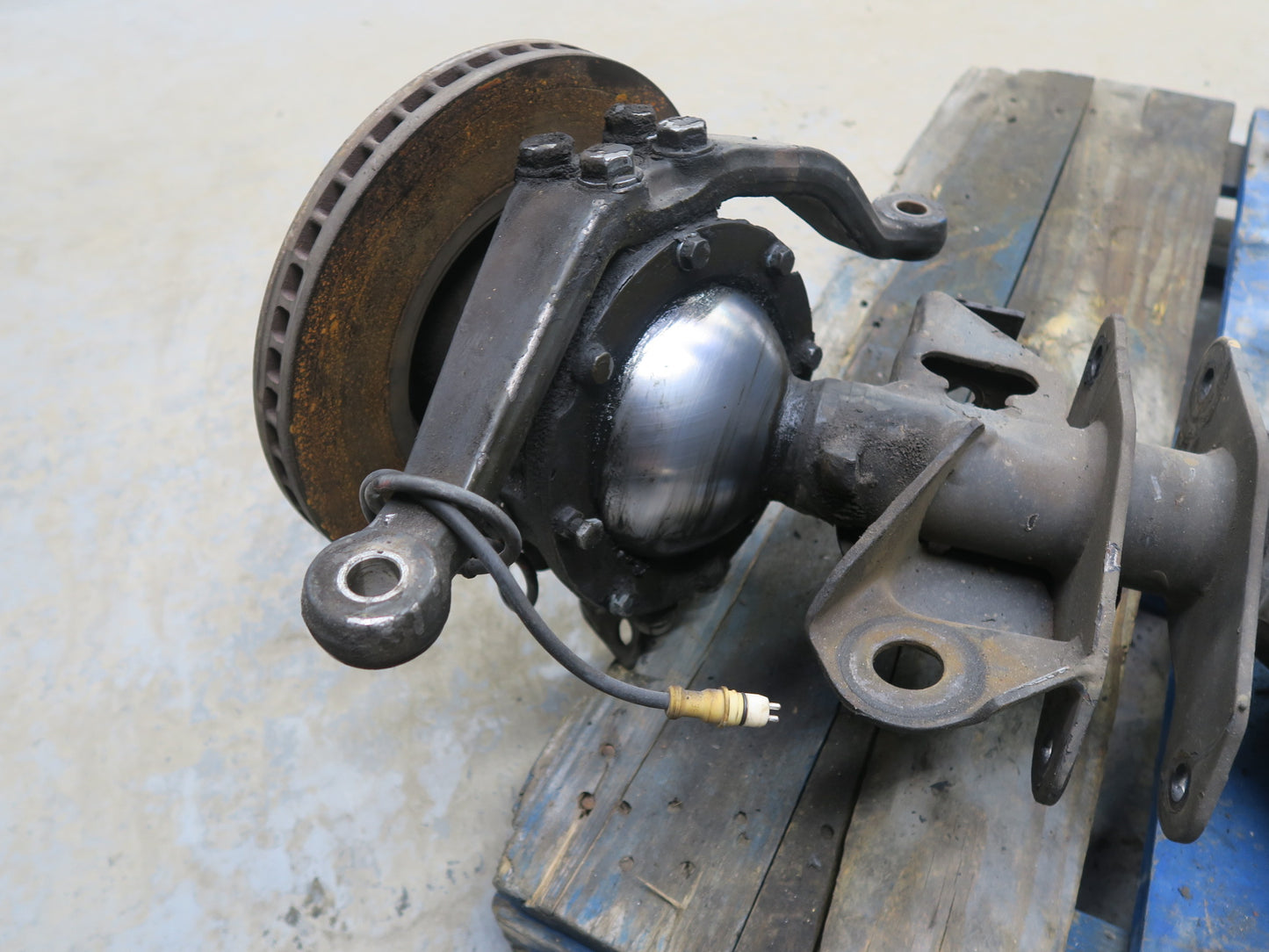 2002-2008 Mercedes W463 G500 AWD Front Axle Differential Carrier Wheel Hub Assy
