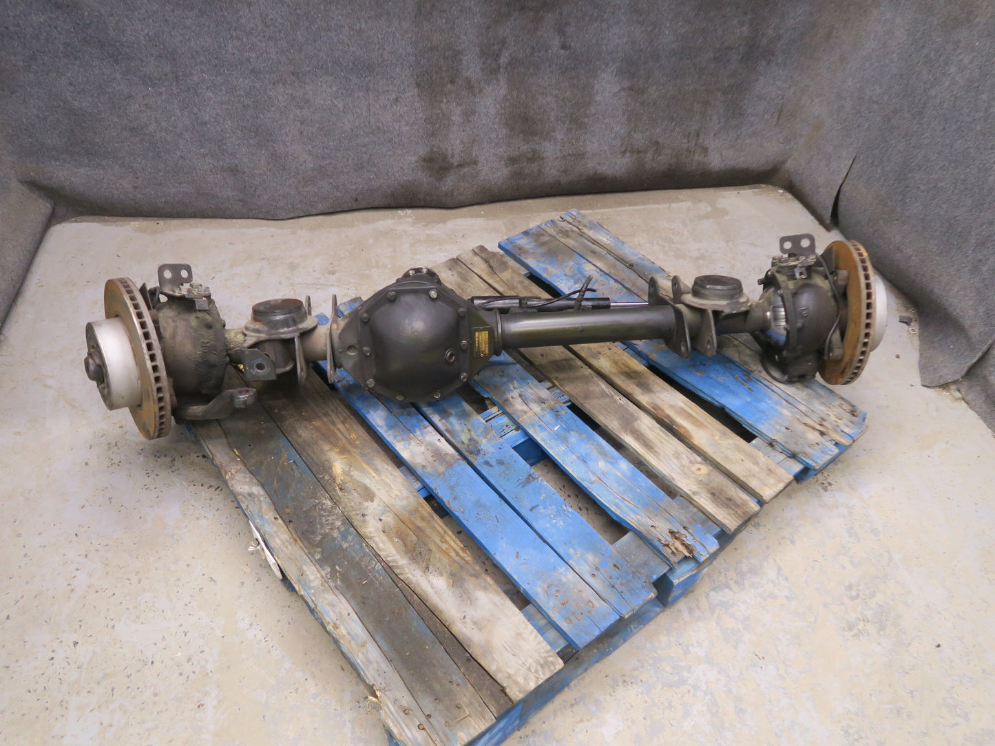2002-2008 Mercedes W463 G500 AWD Front Axle Differential Carrier Wheel Hub Assy