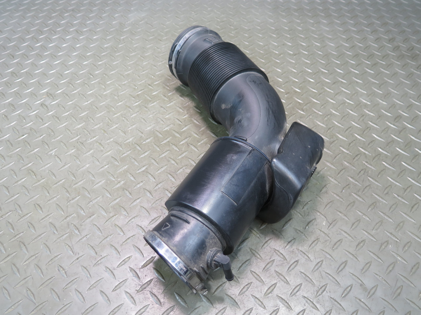 2011-2018 Porsche Cayenne 958 Engine Air Intake Hose Pipe Tube