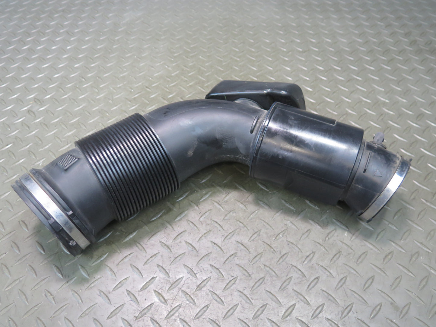 2011-2018 Porsche Cayenne 958 Engine Air Intake Hose Pipe Tube