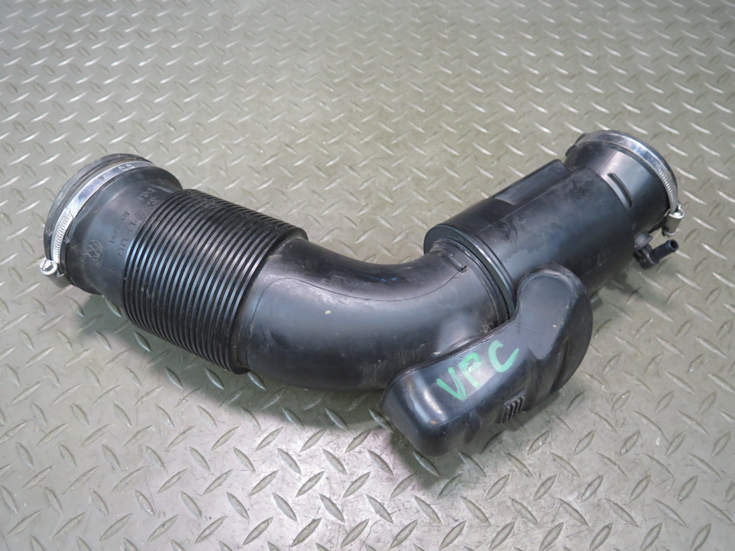 2011-2018 Porsche Cayenne 958 Engine Air Intake Hose Pipe Tube