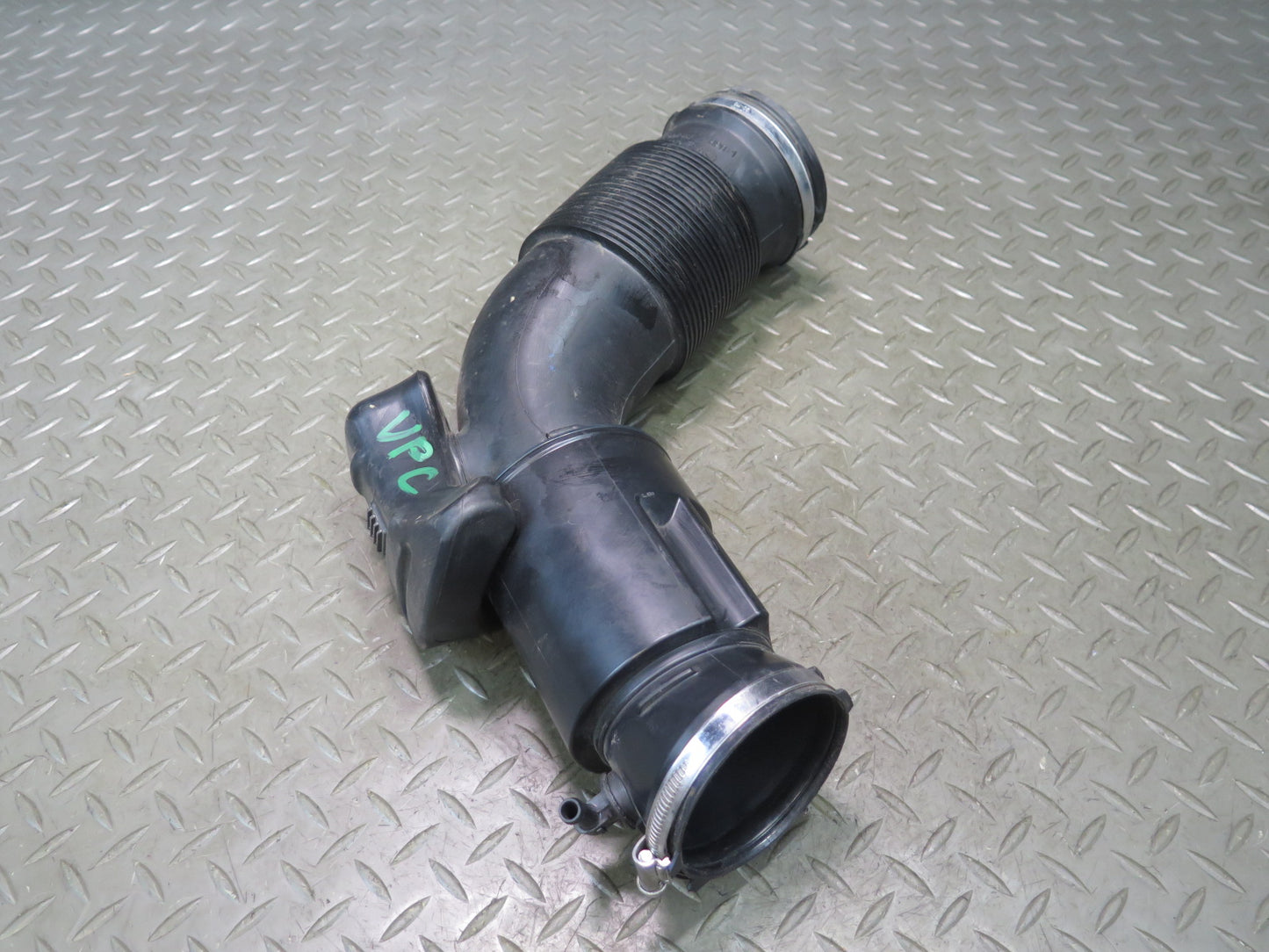 2011-2018 Porsche Cayenne 958 Engine Air Intake Hose Pipe Tube