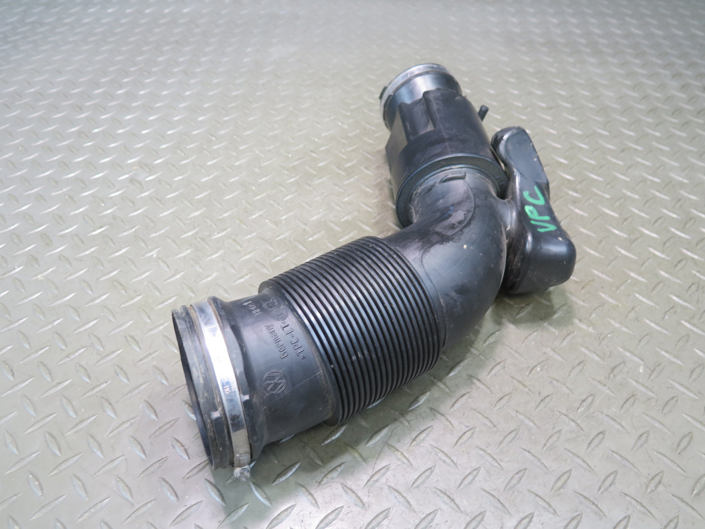 2011-2018 Porsche Cayenne 958 Engine Air Intake Hose Pipe Tube