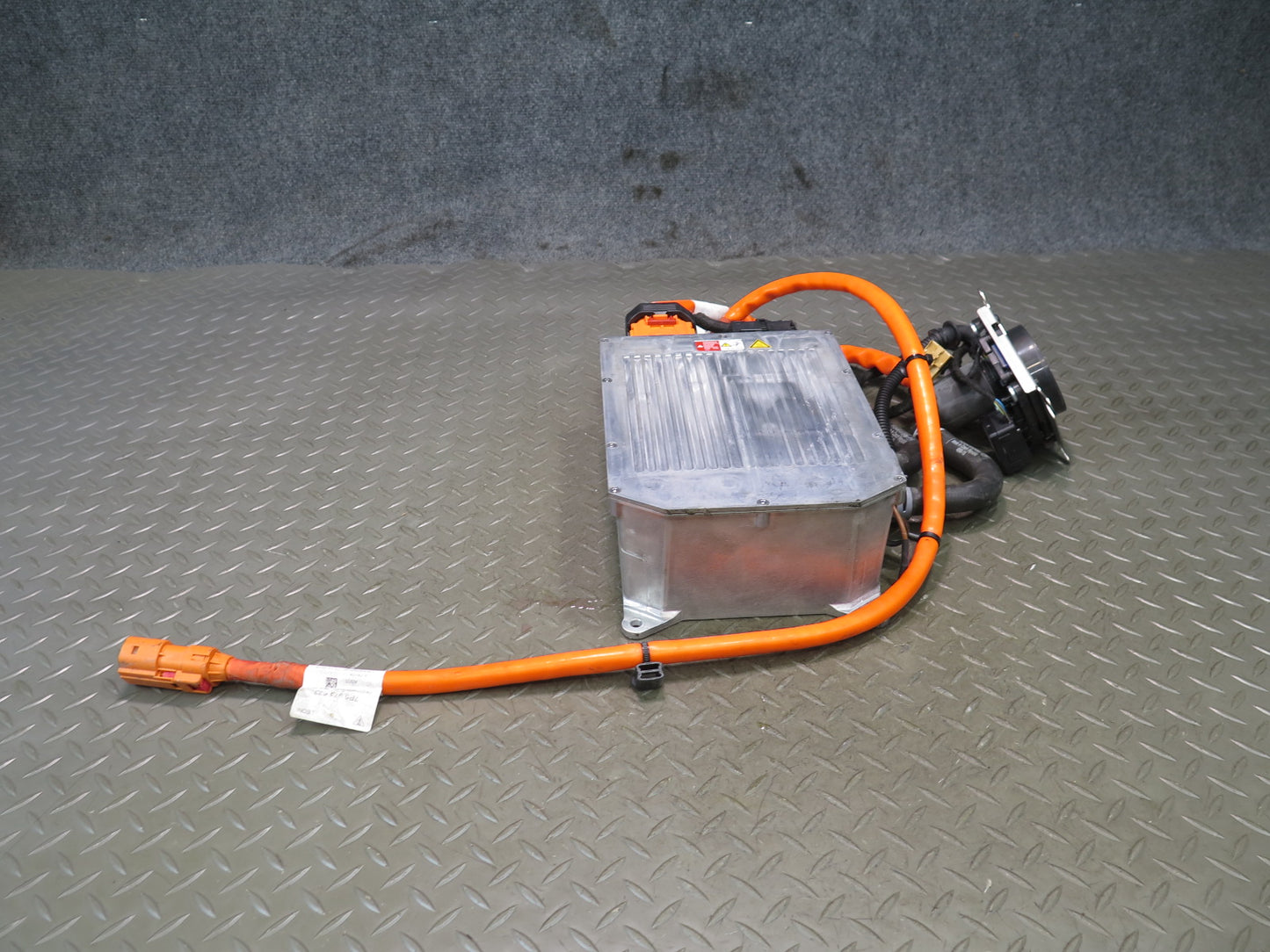 2015-2018 Porsche Cayenne S 958 E-hybrid Battery Power Voltage Charger Unit