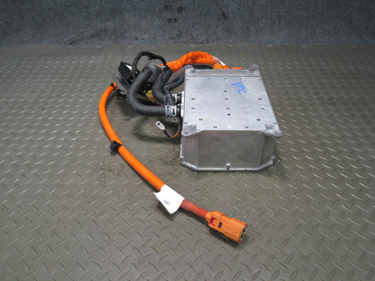 2015-2018 Porsche Cayenne S 958 E-hybrid Battery Power Voltage Charger Unit