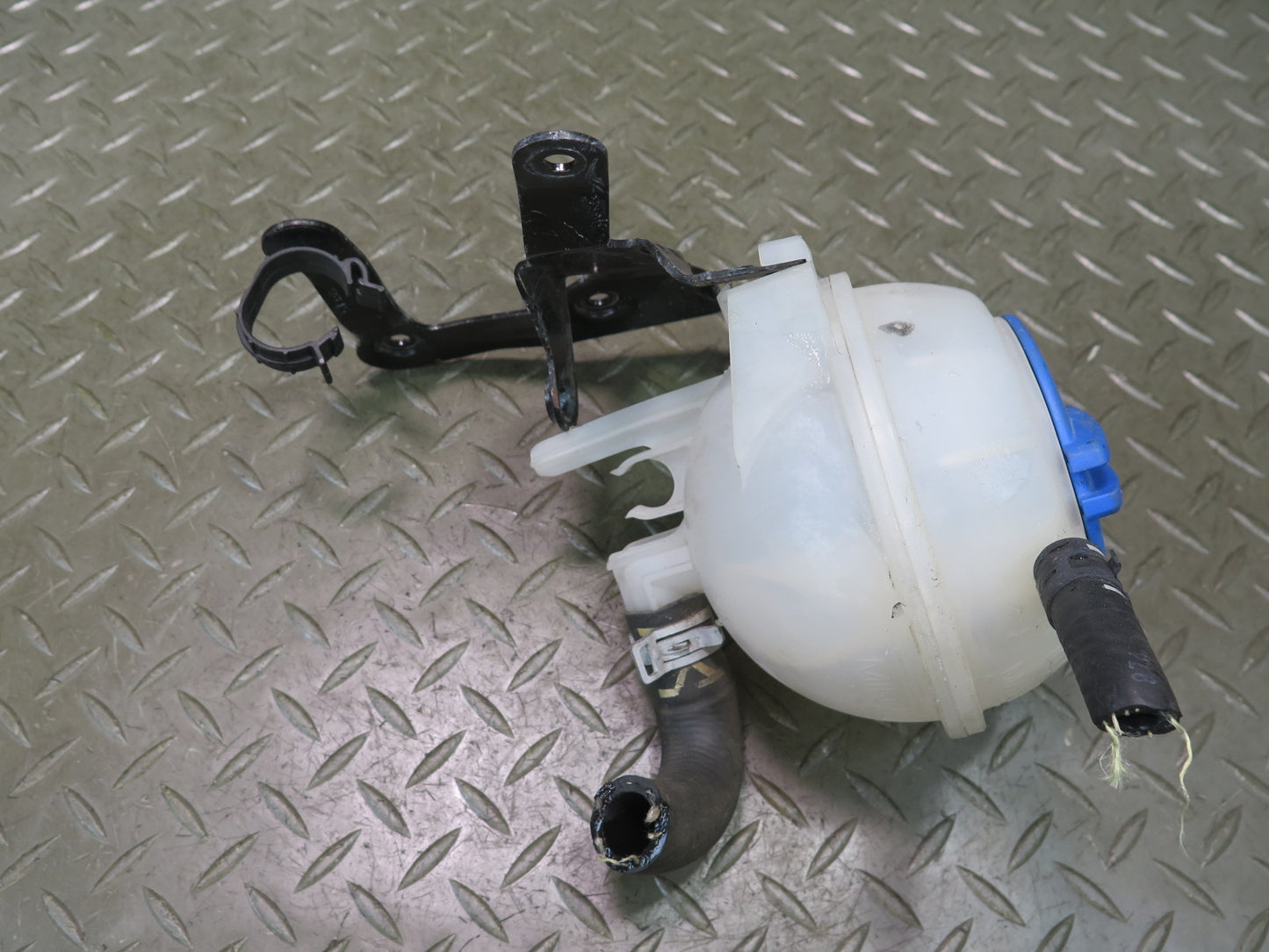 15-18 Porsche Cayenne 958 E-hybrid Engine Expansion Overflow Reservoir w Bracket