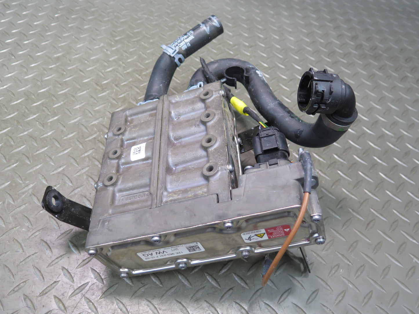 2014-2016 Porsche Cayenne S 958 E-hybrid High Voltage Battery Heater Exchanger