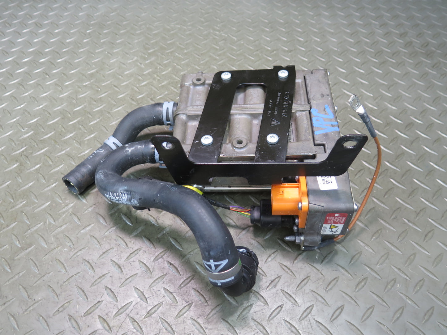 2014-2016 Porsche Cayenne S 958 E-hybrid High Voltage Battery Heater Exchanger