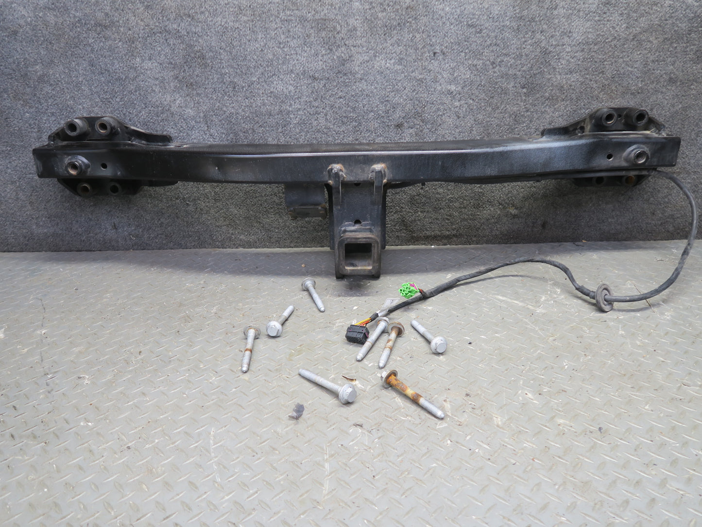 2011-2018 Porsche Cayenne 958 Rear Trailer Hitch Bumper Reinforcement Impact Bar