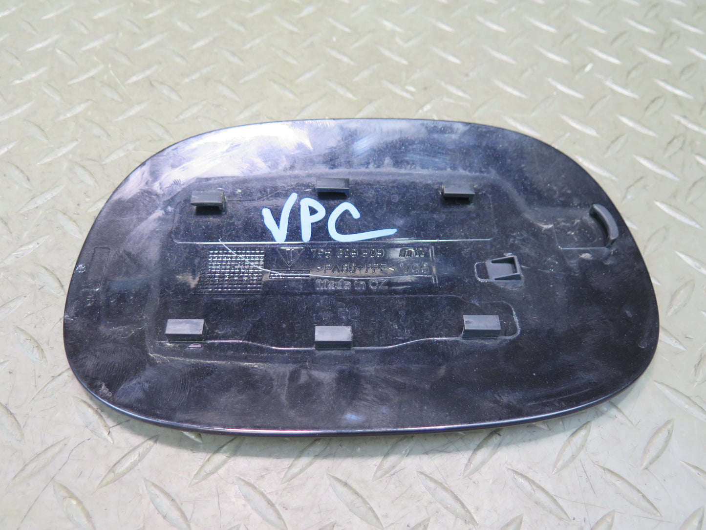 2011-2018 Porsche Cayenne 958 Fuel Filer Door Lid Cover 7P5809909