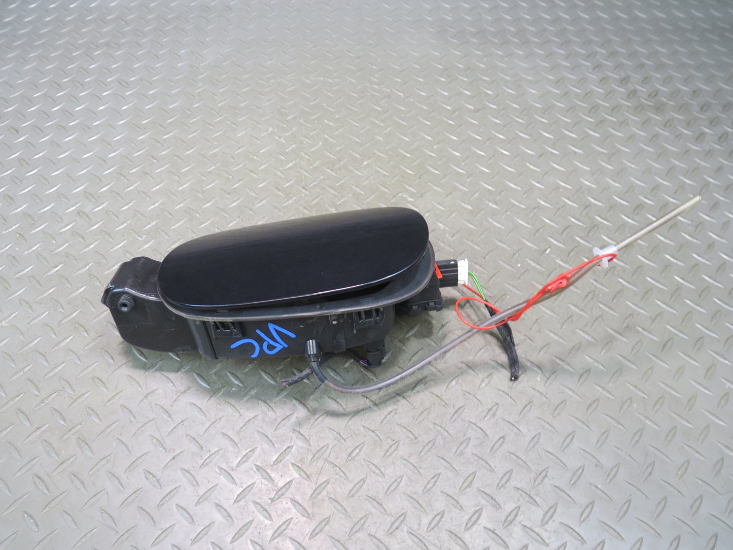 2015-2018 Porsche Cayenne 958 E-hybrid Battery Charger Door Lid w Actuator