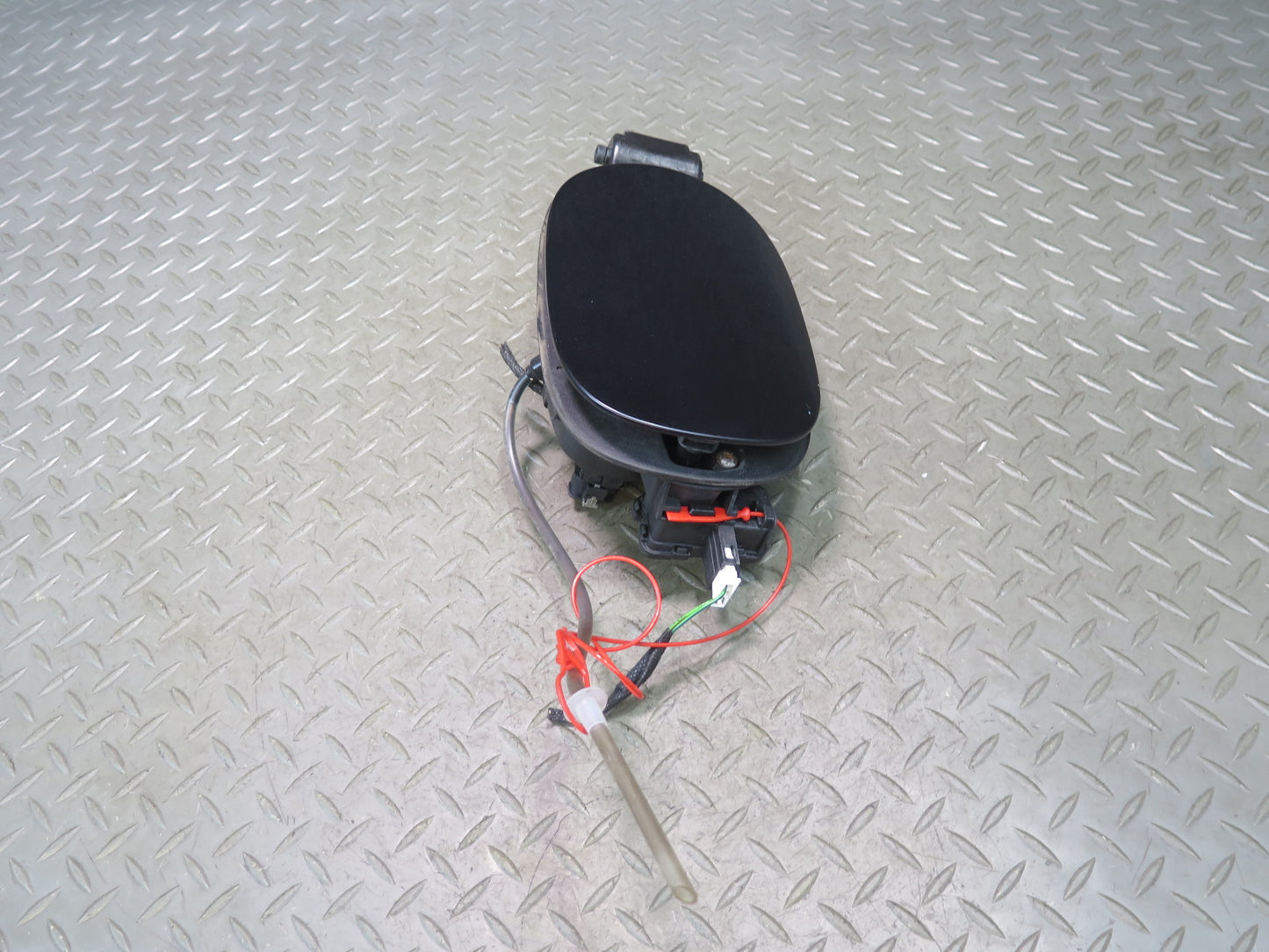 2015-2018 Porsche Cayenne 958 E-hybrid Battery Charger Door Lid w Actuator