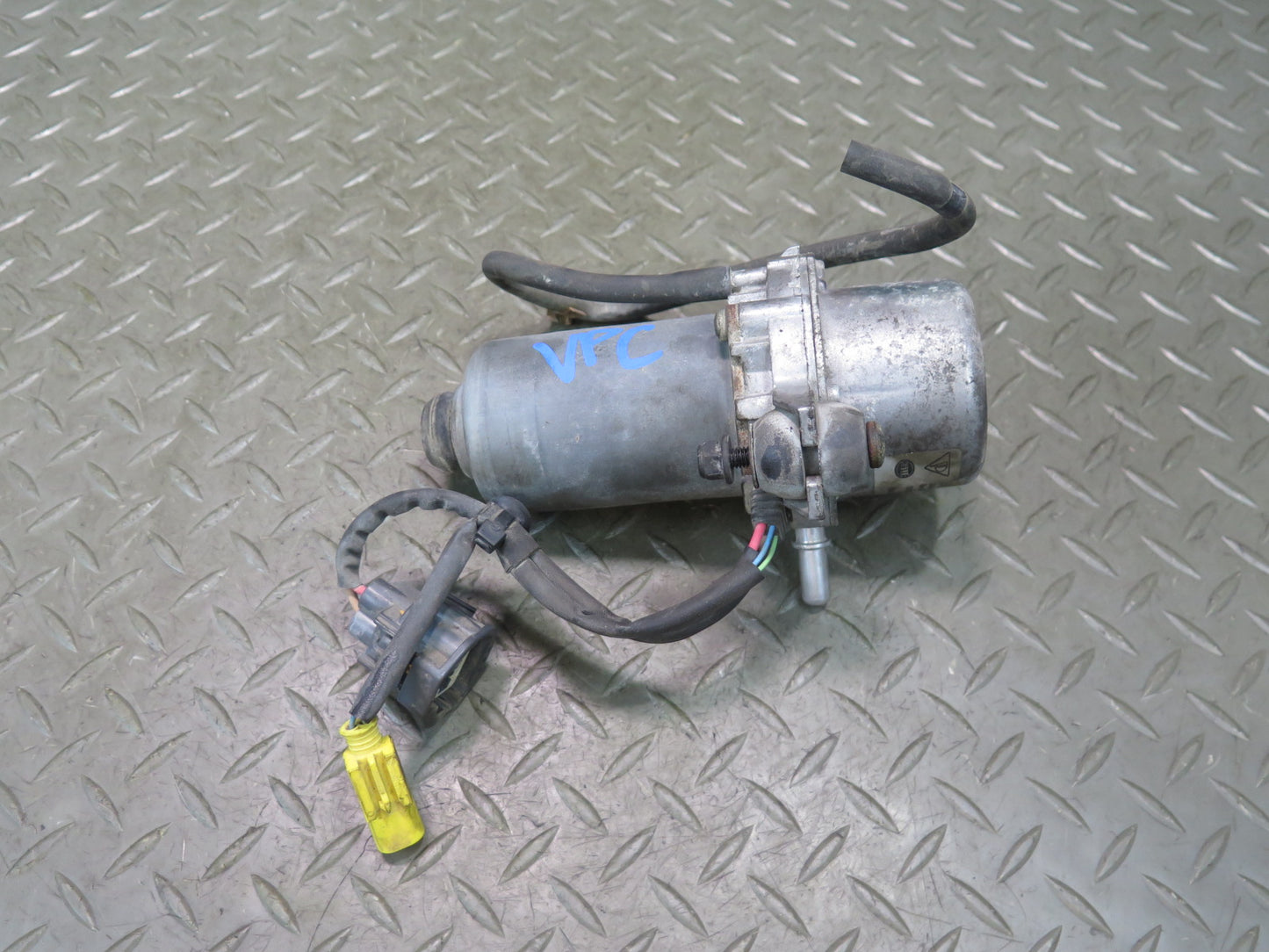 2011-2018 Porsche Cayenne 958 3.0L E-hybrid Power Brake Booster Vacuum Pump