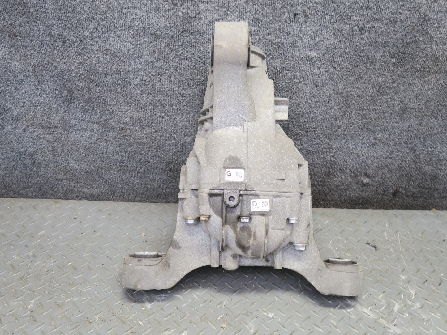 2011-2018 Porsche Cayenne S 958 Hybrid Rear Differential Axle Carrier 3.27 Ratio