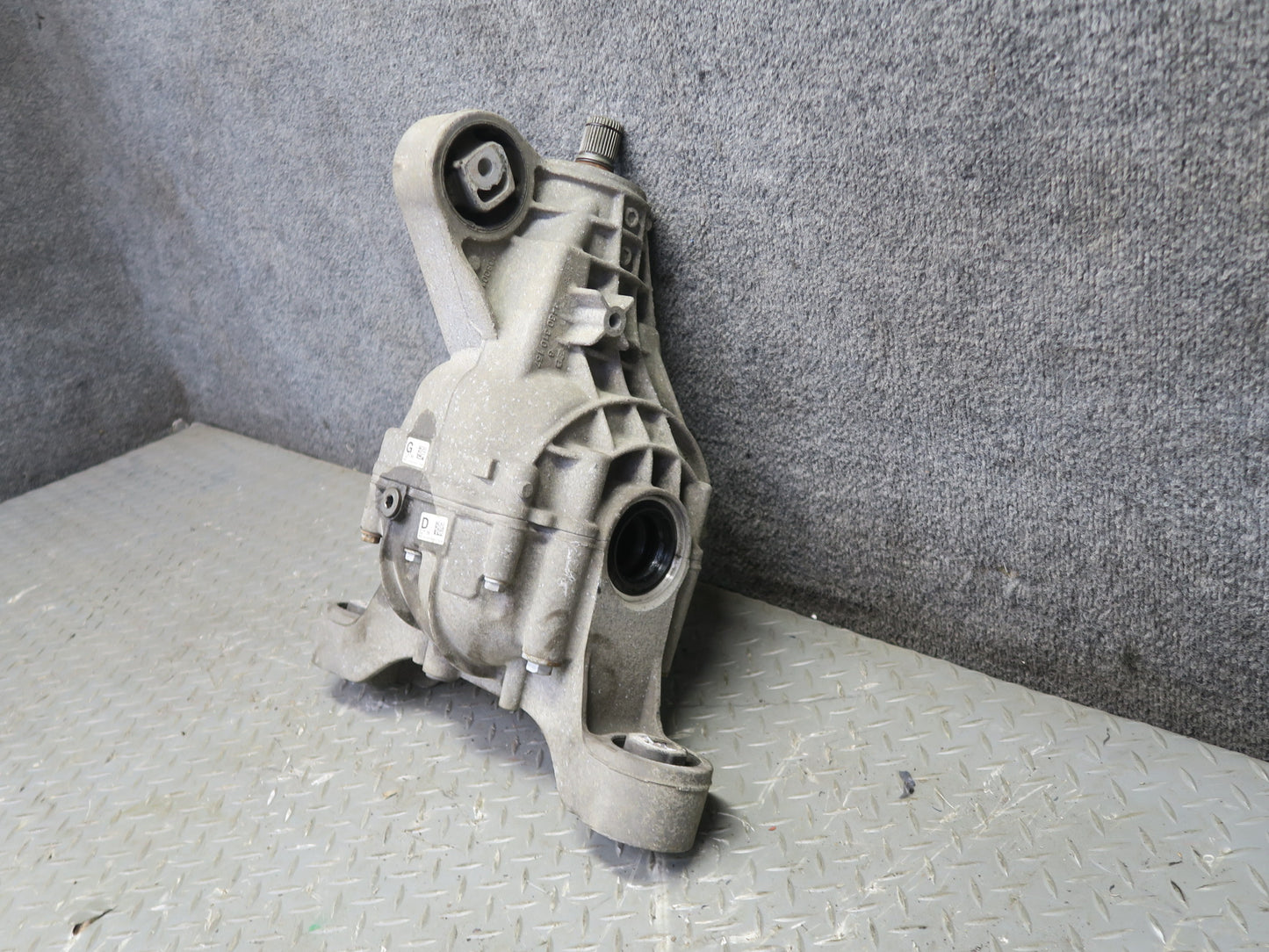 2011-2018 Porsche Cayenne S 958 Hybrid Rear Differential Axle Carrier 3.27 Ratio