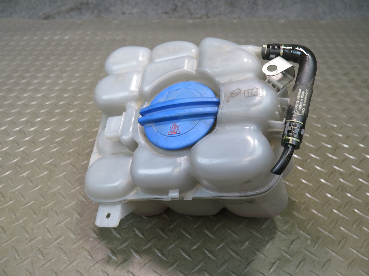2011-2018 Porsche Cayenne 958 Engine Coolant Expansion Overflow Reservoir Tank