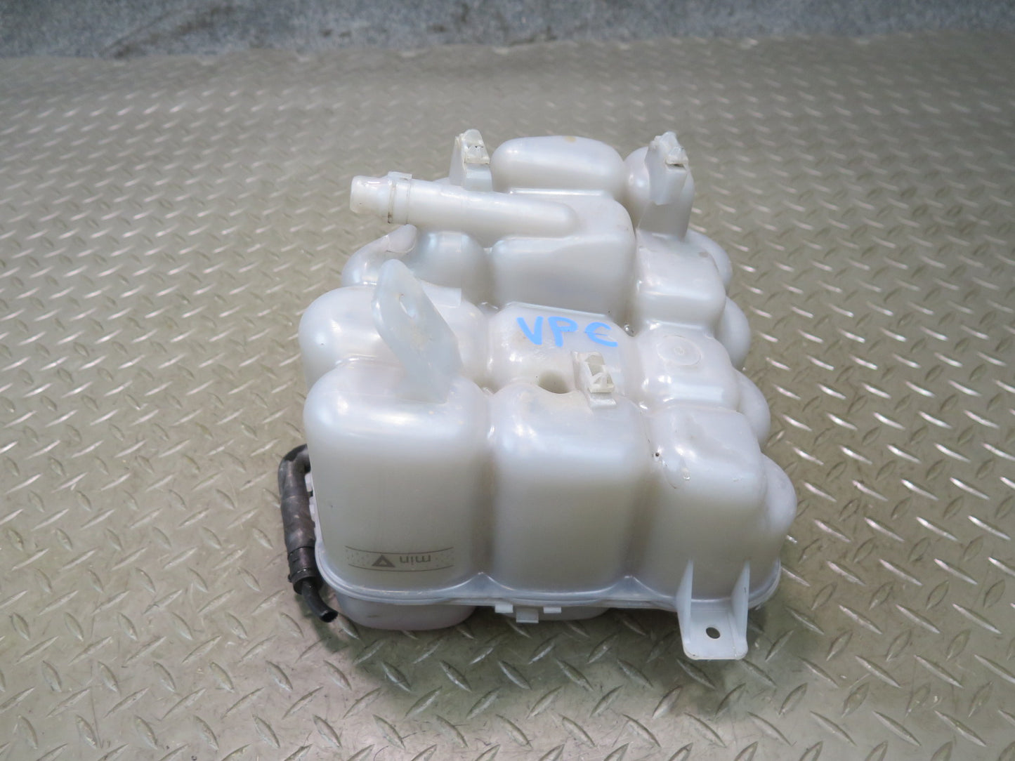 2011-2018 Porsche Cayenne 958 Engine Coolant Expansion Overflow Reservoir Tank