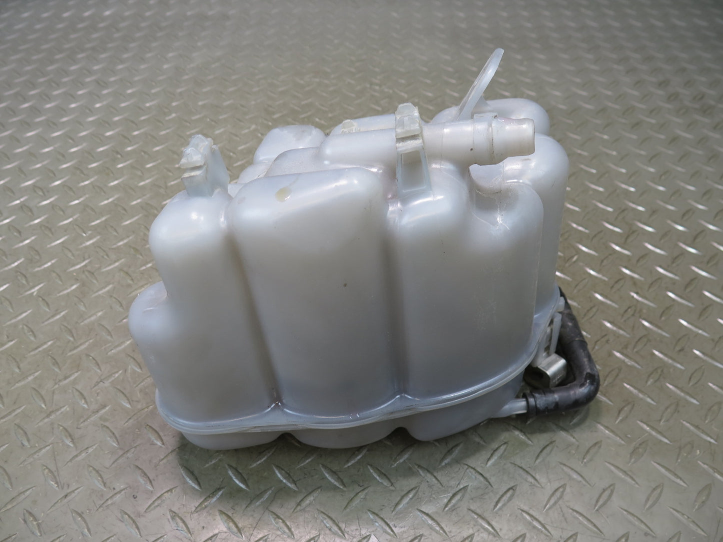 2011-2018 Porsche Cayenne 958 Engine Coolant Expansion Overflow Reservoir Tank