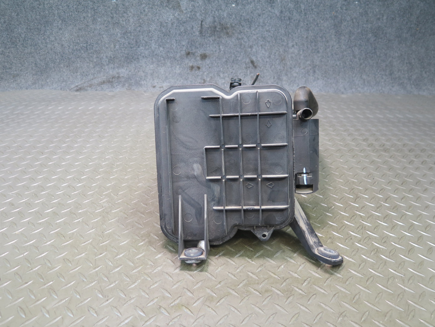 2015-2018 Porsche Cayenne S 958 E-hybrid Fuel Evaporator Box Charcoal Canister