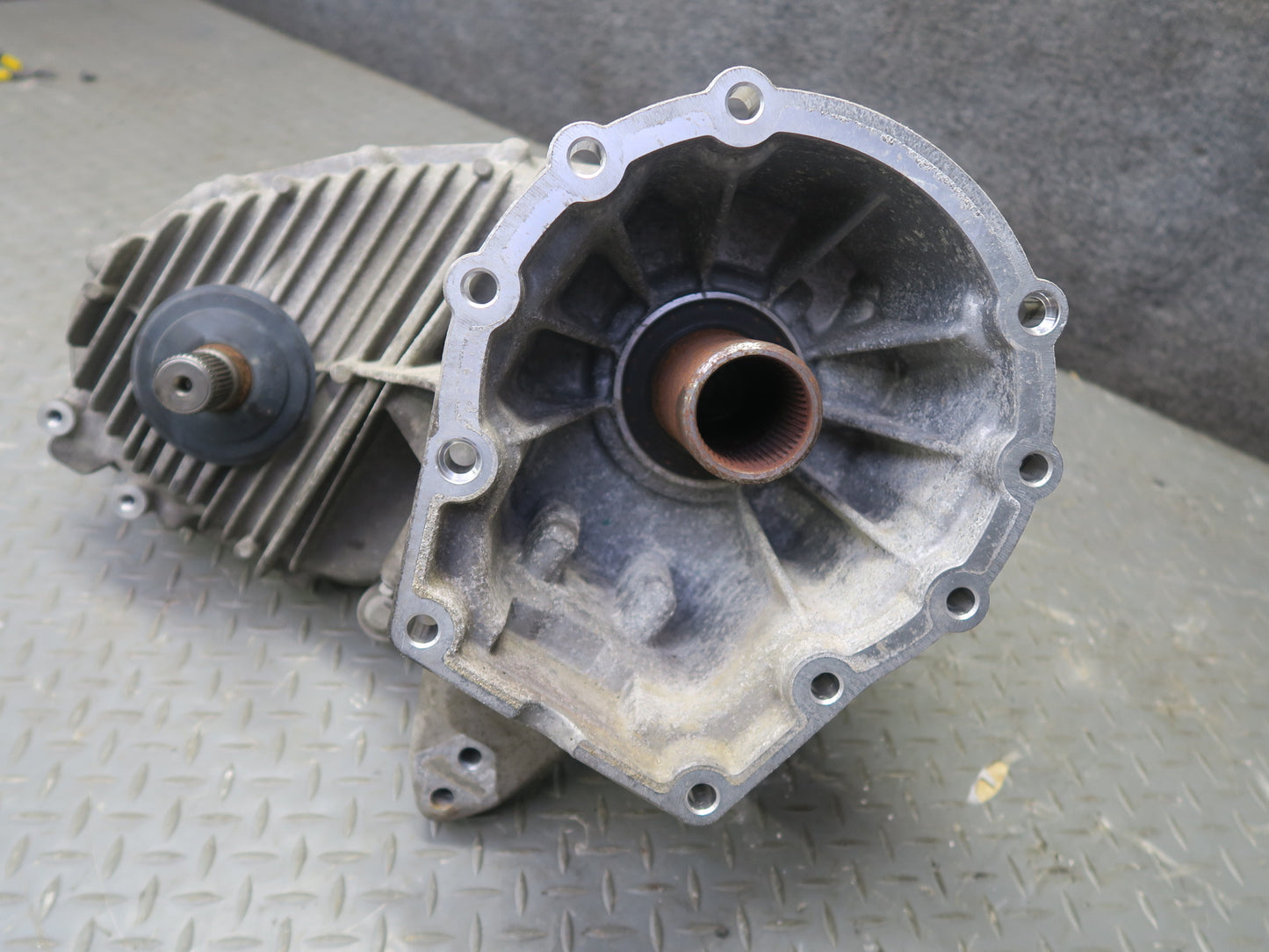 2011-2018 Porsche Cayenne S 958 E-hybrid Transmission Transfer Case Box 127K