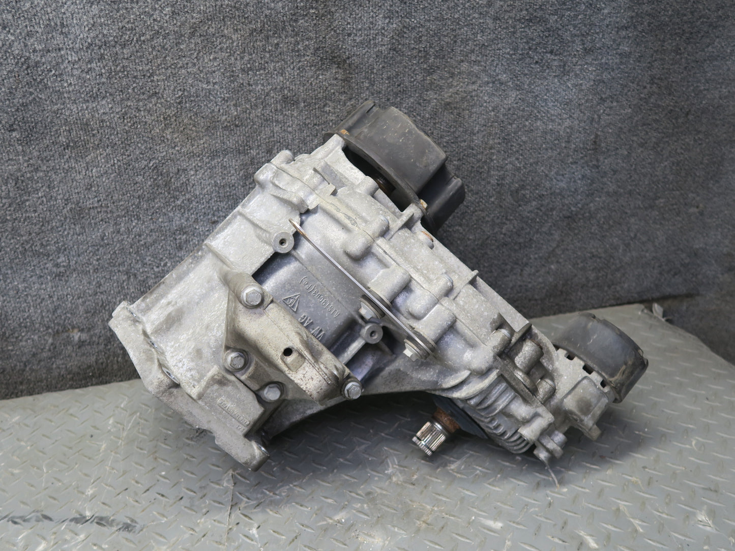 2011-2018 Porsche Cayenne S 958 E-hybrid Transmission Transfer Case Box 127K