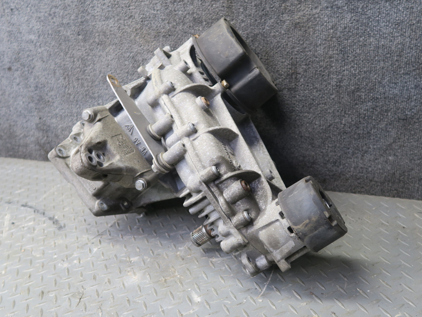 2011-2018 Porsche Cayenne S 958 E-hybrid Transmission Transfer Case Box 127K