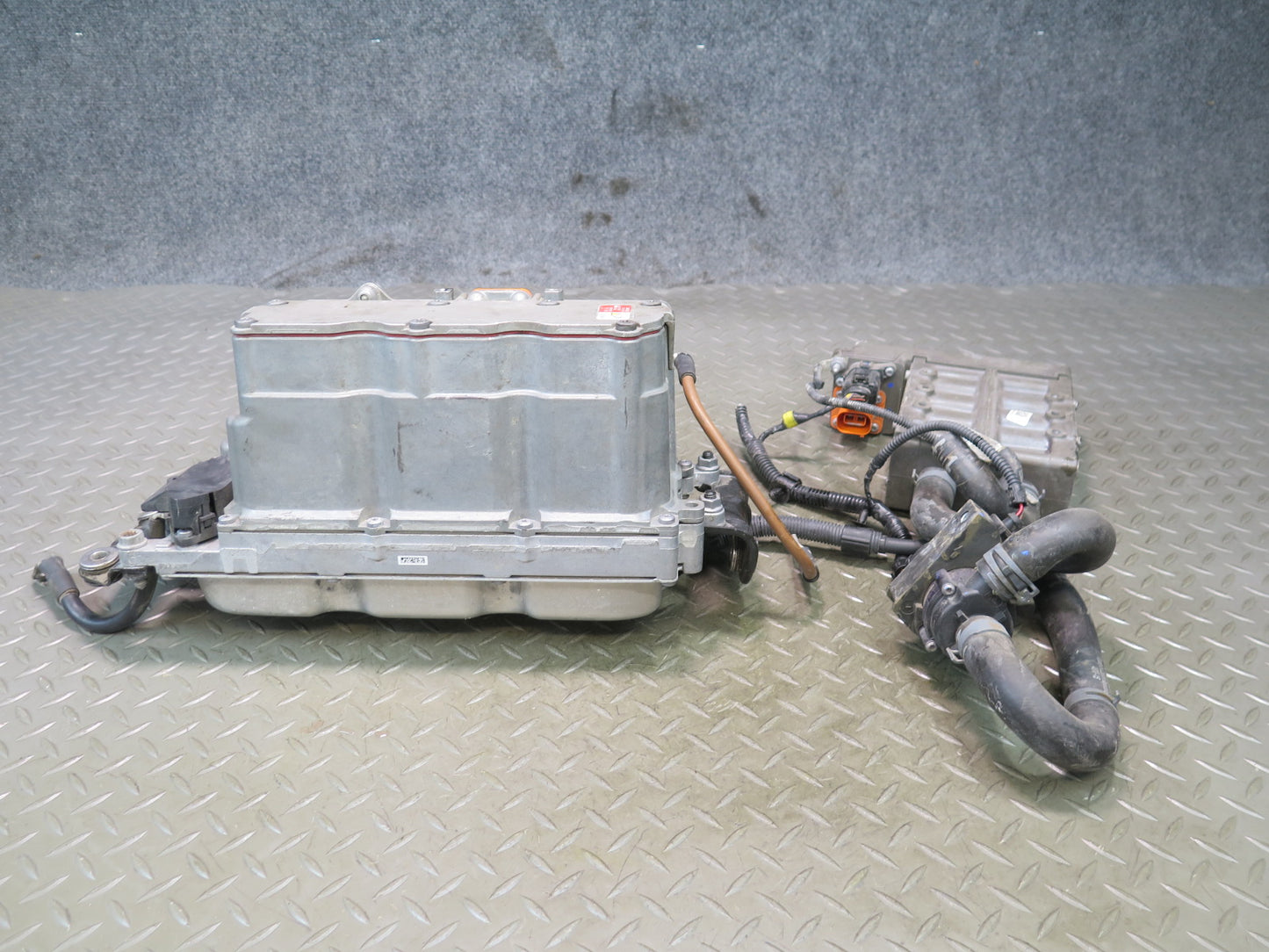 2014-2016 Porsche Cayenne S 958 Hybrid Battery Power Inverter Heat Exchanger Set