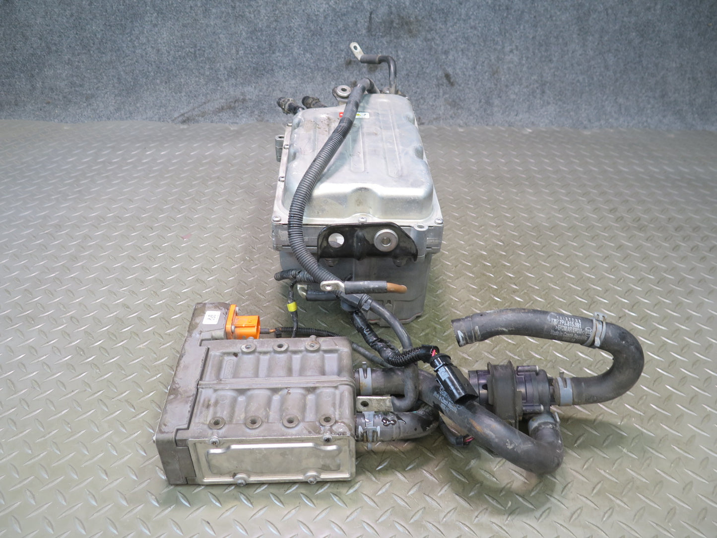 2014-2016 Porsche Cayenne S 958 Hybrid Battery Power Inverter Heat Exchanger Set