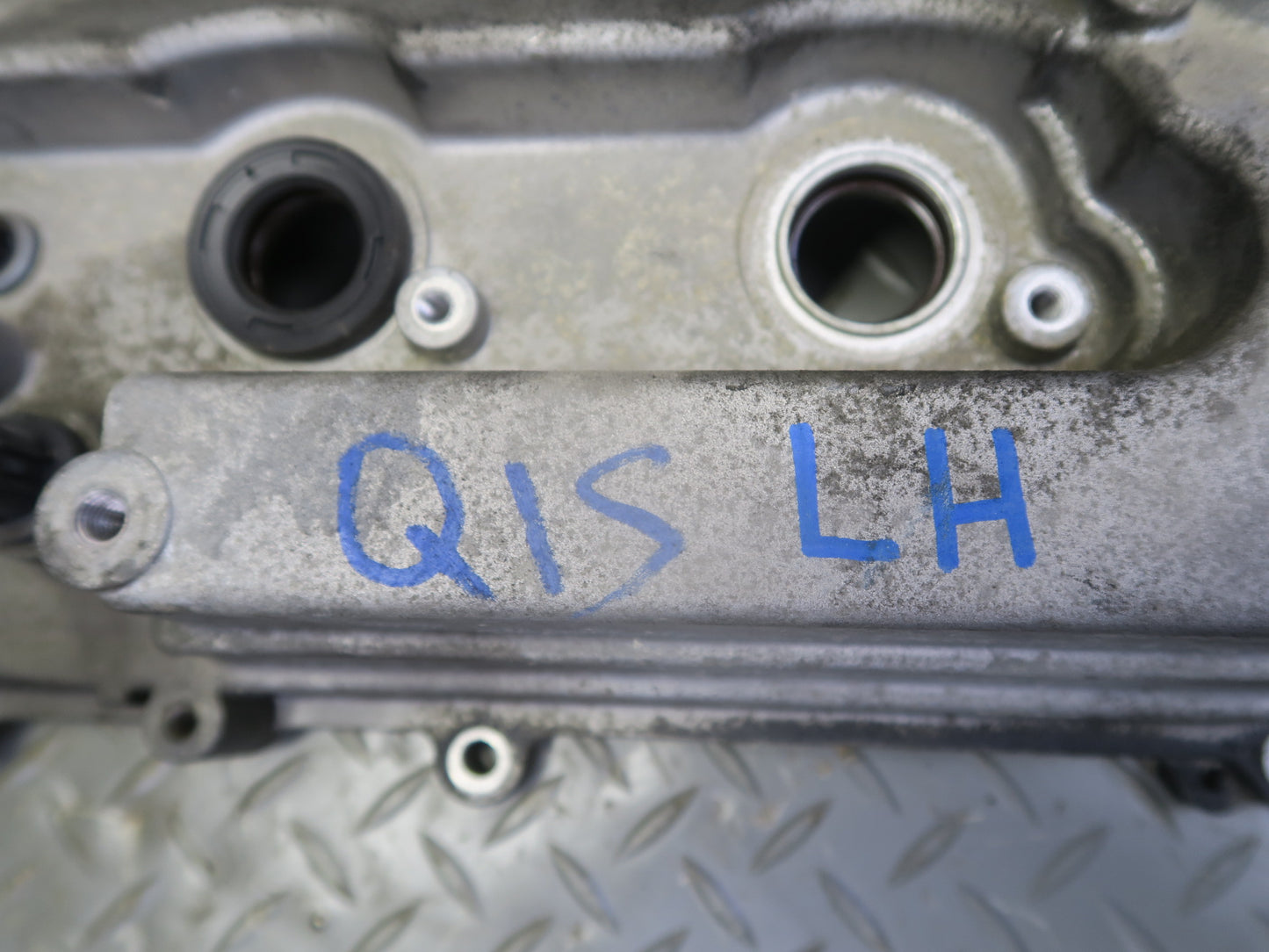 06-13 Lexus IS250 2.5L 4GRFSE Engine Left Cylinder Head Valve Cover OEM