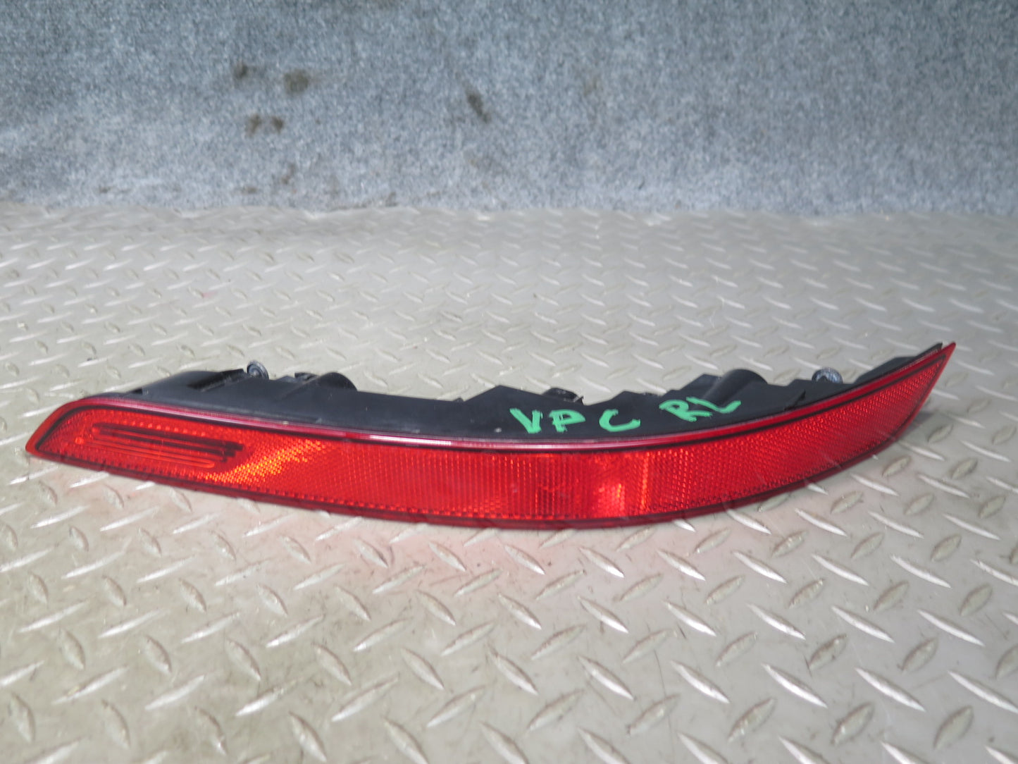 2015-2018 Porsche Cayenne 958 Rear Right & Left Bumper Reflector Light Lamp Set