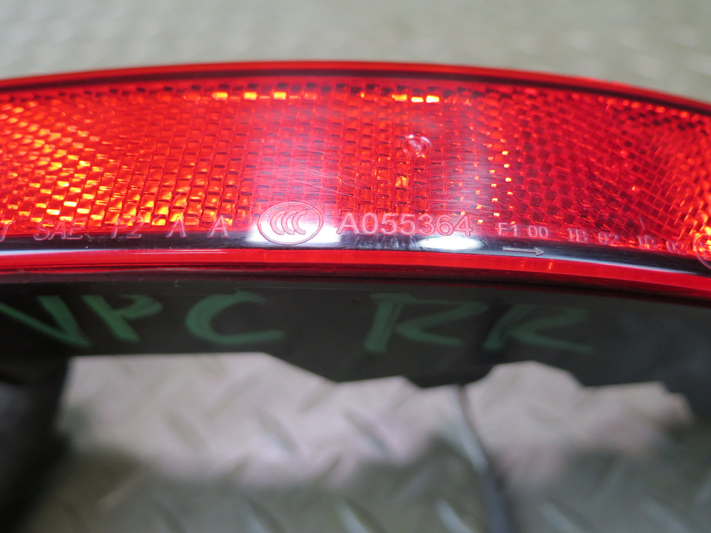 2015-2018 Porsche Cayenne 958 Rear Right & Left Bumper Reflector Light Lamp Set