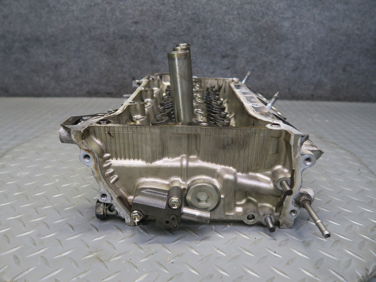 06-13 Lexus IS250 GSE20L 4GRFSE 2.5L Right Engine Cylinder Head OEM
