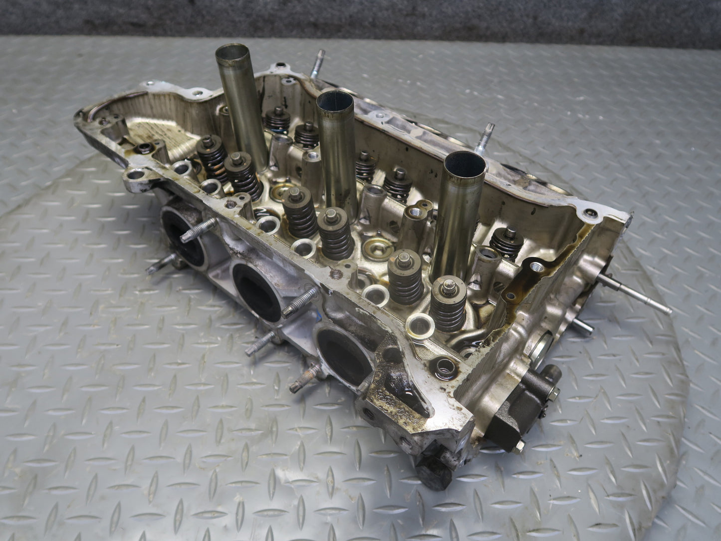 06-13 Lexus IS250 GSE20L 4GRFSE 2.5L Right Engine Cylinder Head OEM