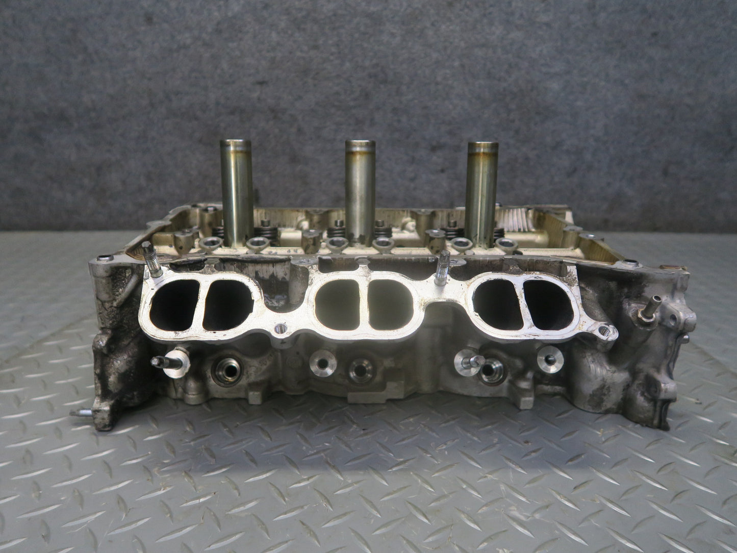 06-13 Lexus IS250 2.5L 4GRFSE Left Engine Cylinder Head OEM
