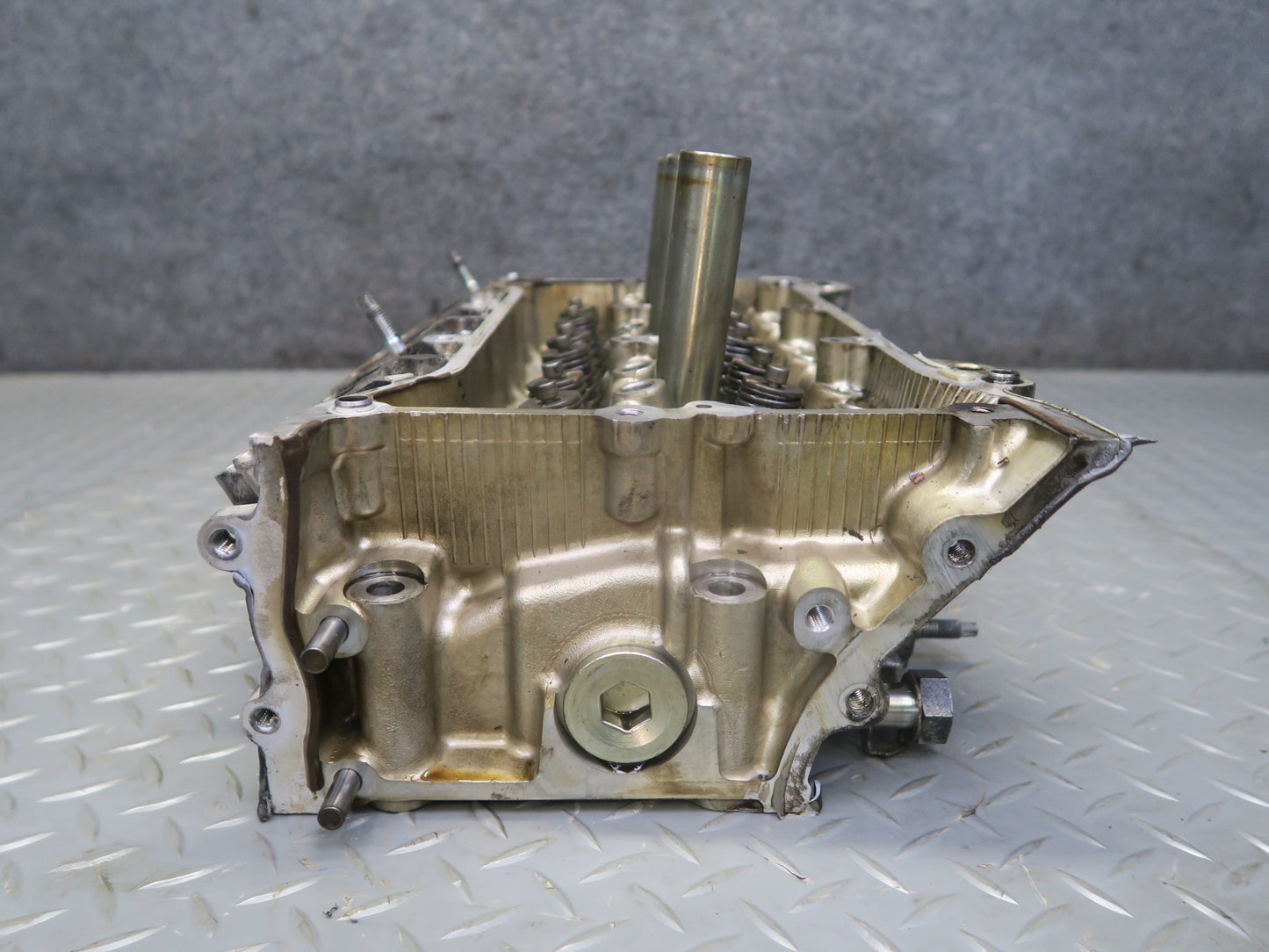 06-13 Lexus IS250 2.5L 4GRFSE Left Engine Cylinder Head OEM