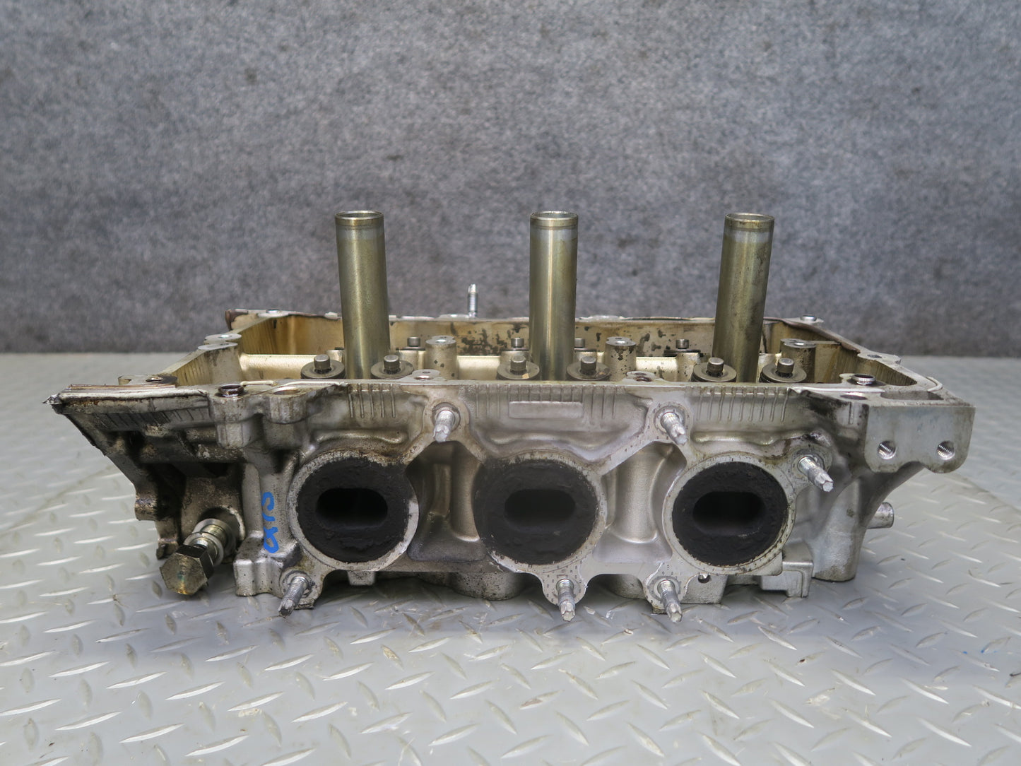 06-13 Lexus IS250 2.5L 4GRFSE Left Engine Cylinder Head OEM