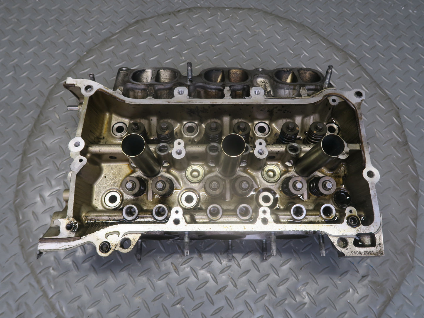 06-13 Lexus IS250 2.5L 4GRFSE Left Engine Cylinder Head OEM