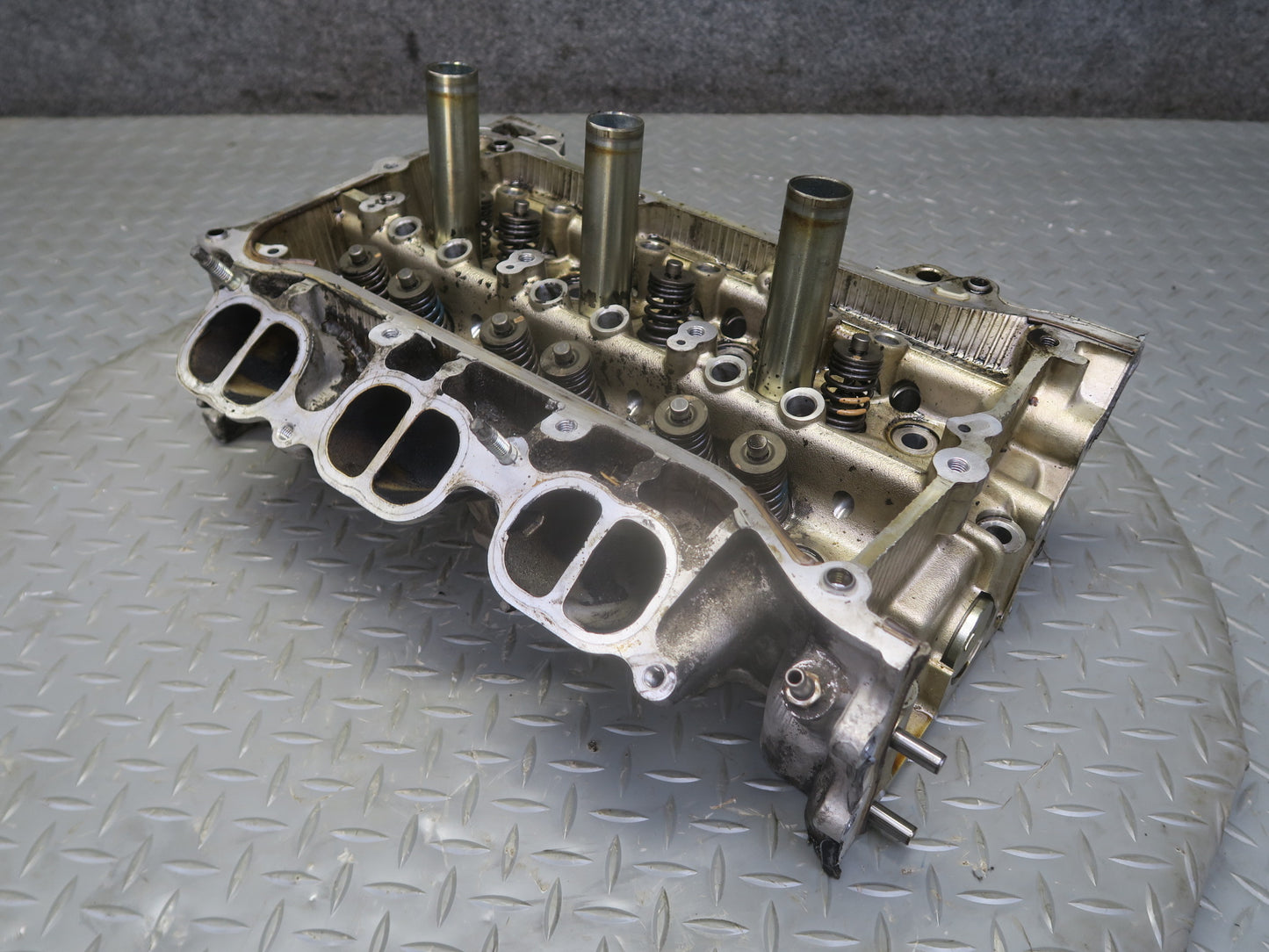 06-13 Lexus IS250 2.5L 4GRFSE Left Engine Cylinder Head OEM