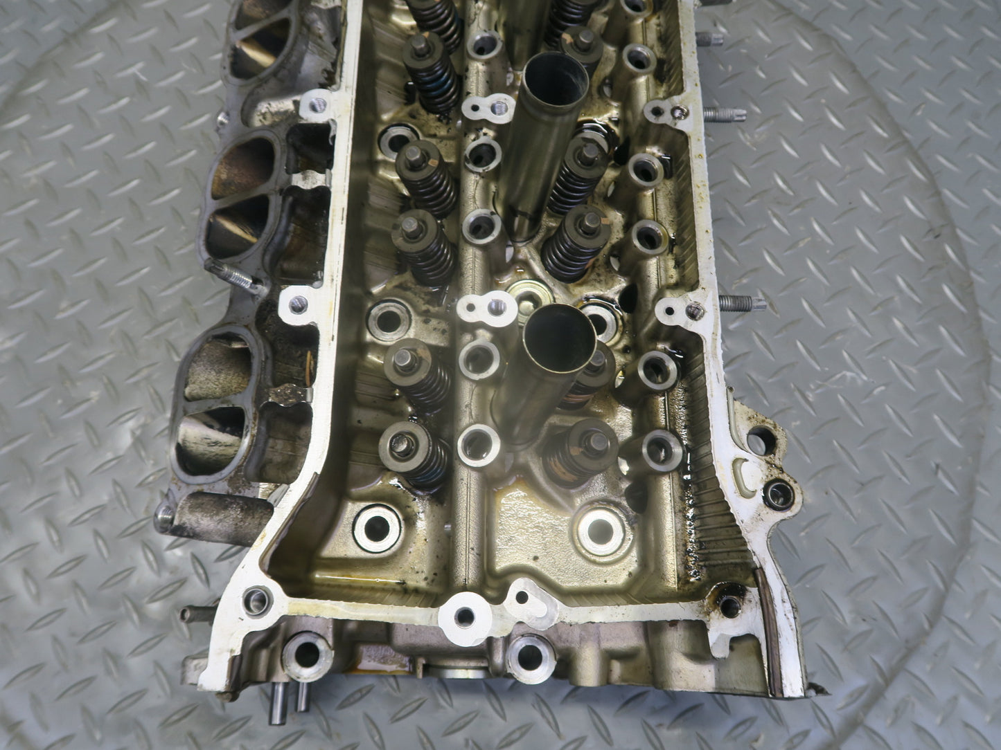 06-13 Lexus IS250 2.5L 4GRFSE Left Engine Cylinder Head OEM