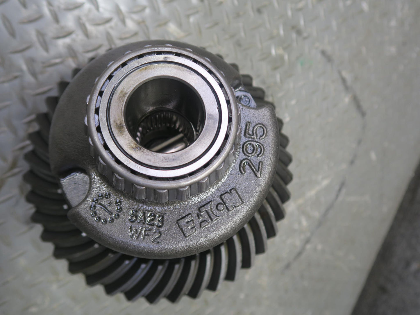 2003-2005 Hummer H2 Rear Differential 4.10 Ratio Ring & Pinion Gear Set