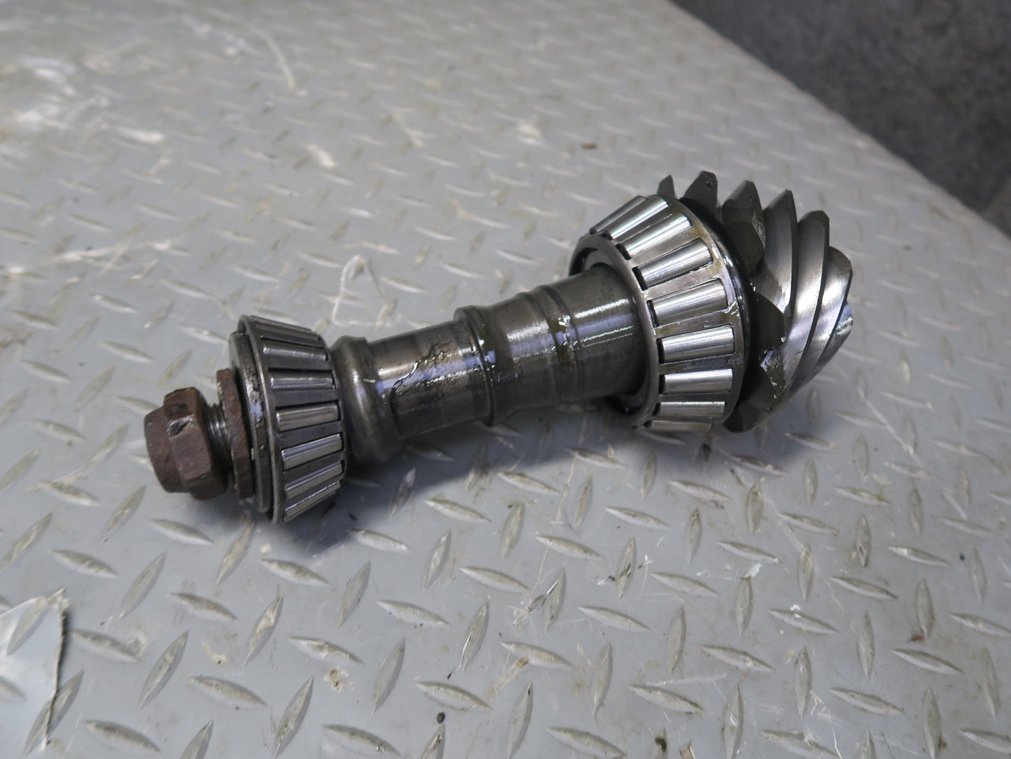 2003-2005 Hummer H2 Rear Differential 4.10 Ratio Ring & Pinion Gear Set