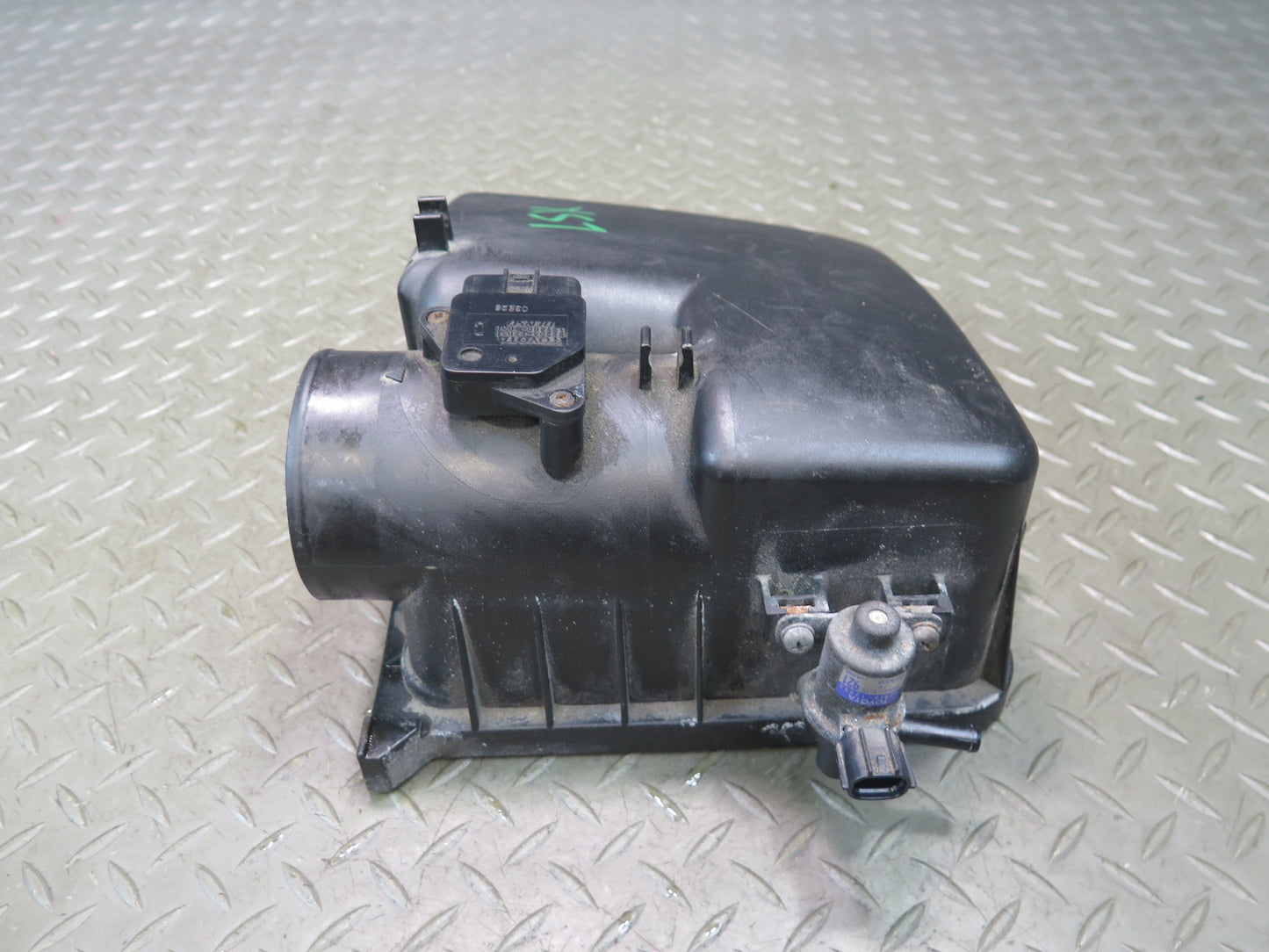01-06 Lexus LS430 Air Intake Cleaner Filter Box Cover w MAF & Vacuum Switch OEM