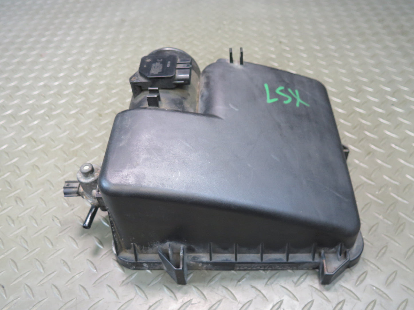 01-06 Lexus LS430 Air Intake Cleaner Filter Box Cover w MAF & Vacuum Switch OEM
