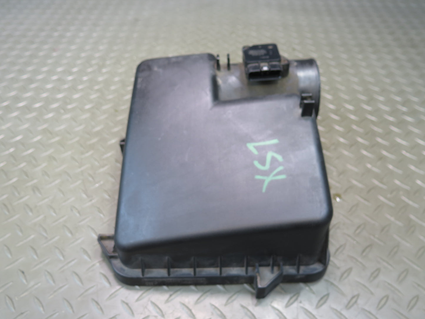 01-06 Lexus LS430 Air Intake Cleaner Filter Box Cover w MAF & Vacuum Switch OEM