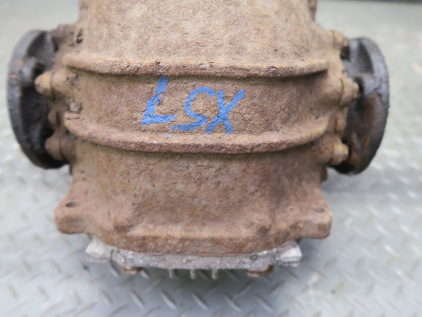 01-03 Lexus UCF30L LS430 Rear Differential Carrier 3.266 Ratio 129K Miles OEM
