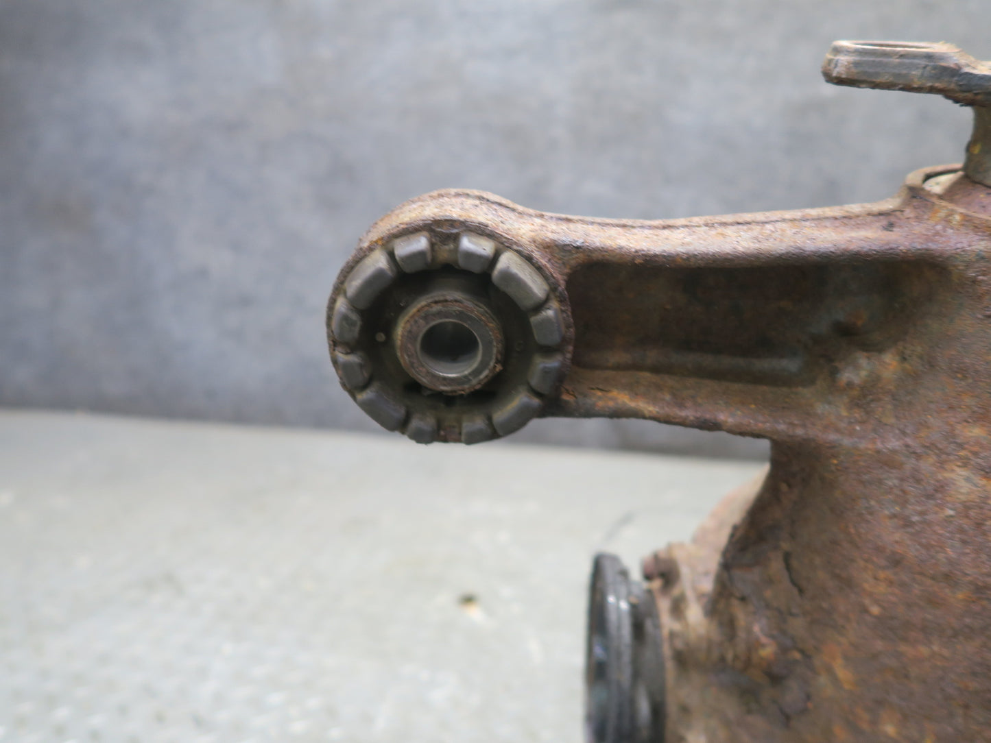 01-03 Lexus UCF30L LS430 Rear Differential Carrier 3.266 Ratio 129K Miles OEM