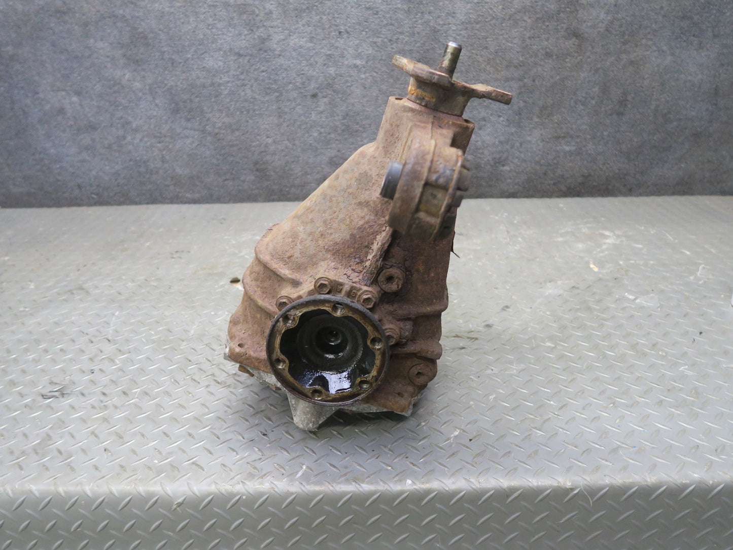 01-03 Lexus UCF30L LS430 Rear Differential Carrier 3.266 Ratio 129K Miles OEM