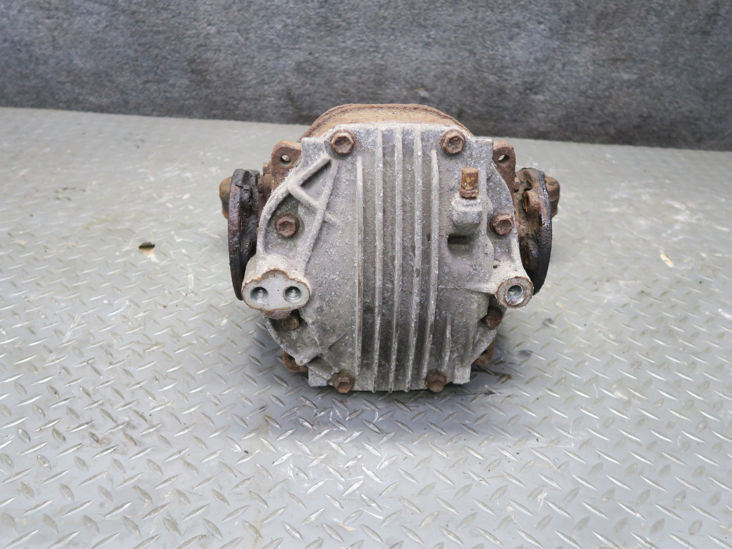 01-03 Lexus UCF30L LS430 Rear Differential Carrier 3.266 Ratio 129K Miles OEM