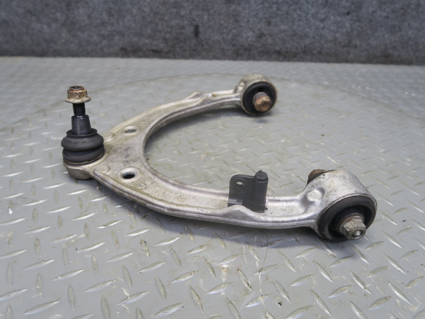 2011-2018 Porsche Cayenne 958 Front Left Upper & Lower Control Arm Set